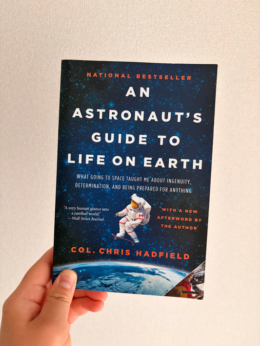 An Astronaut's Guide to Life on Earth *BRUISED BOOK*